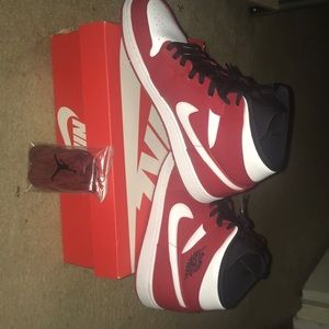 Air Jordan retro one mid